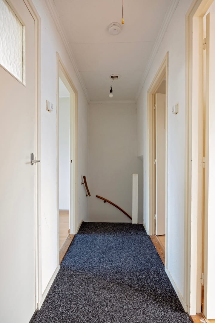 Photo 16 of Burg. Willemsstraat 28