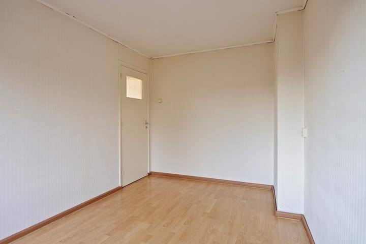 Photo 22 of Burg. Willemsstraat 28