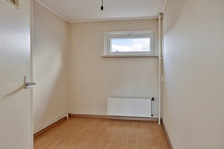 Photo 24 of Burg. Willemsstraat 28