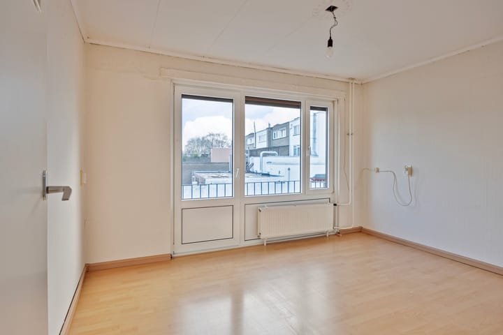 Photo 17 of Burg. Willemsstraat 28