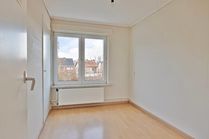 Photo 23 of Burg. Willemsstraat 28