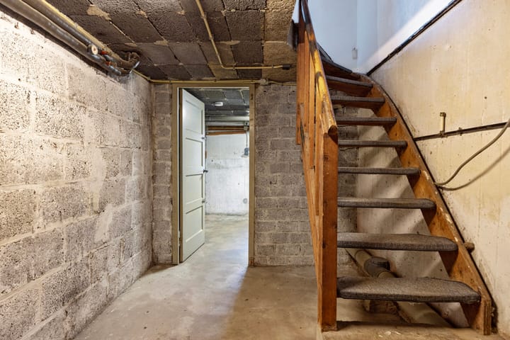 Photo 25 of Burg. Willemsstraat 28