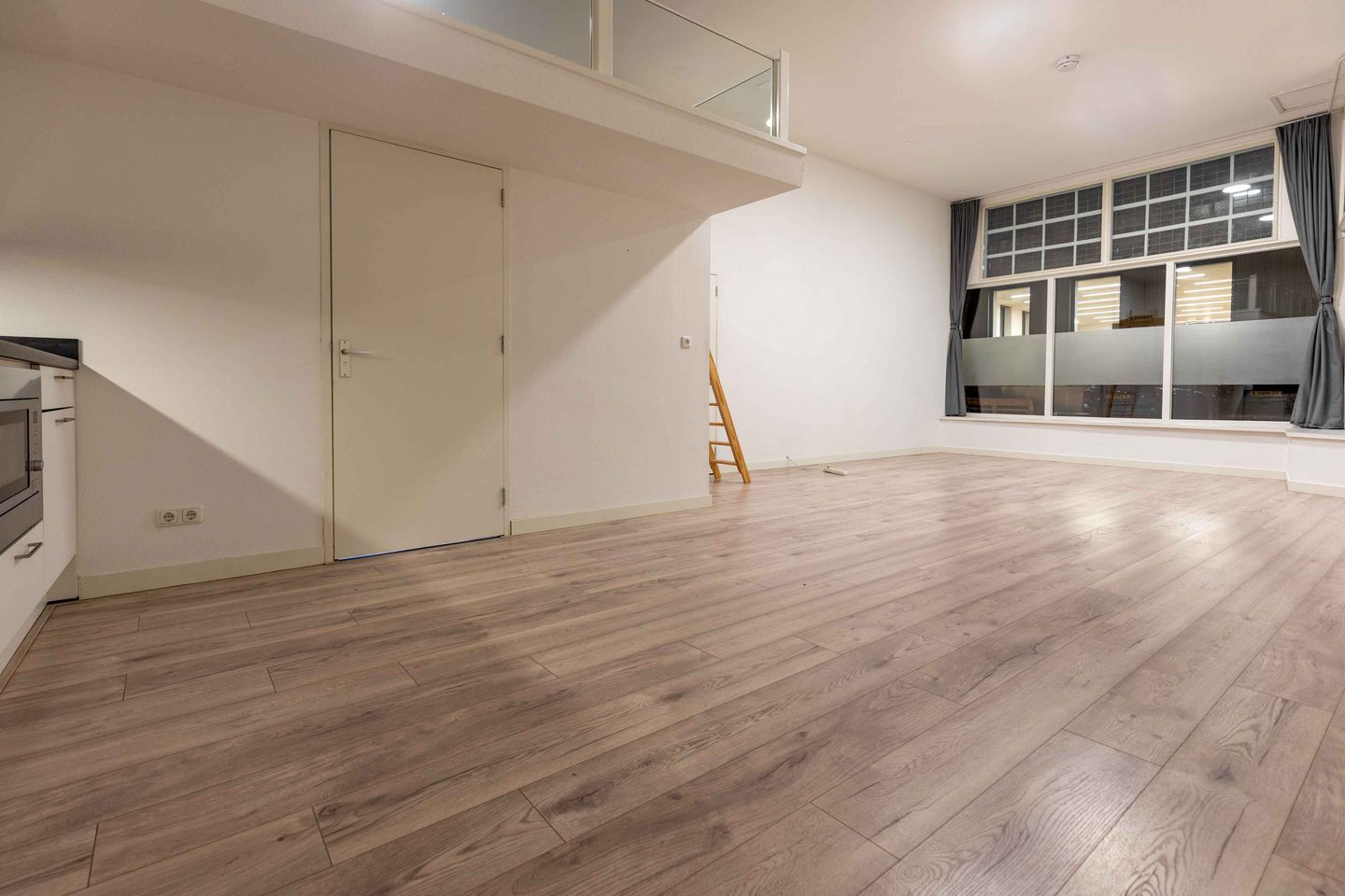 Photo 4 of Stromarkt 25-B