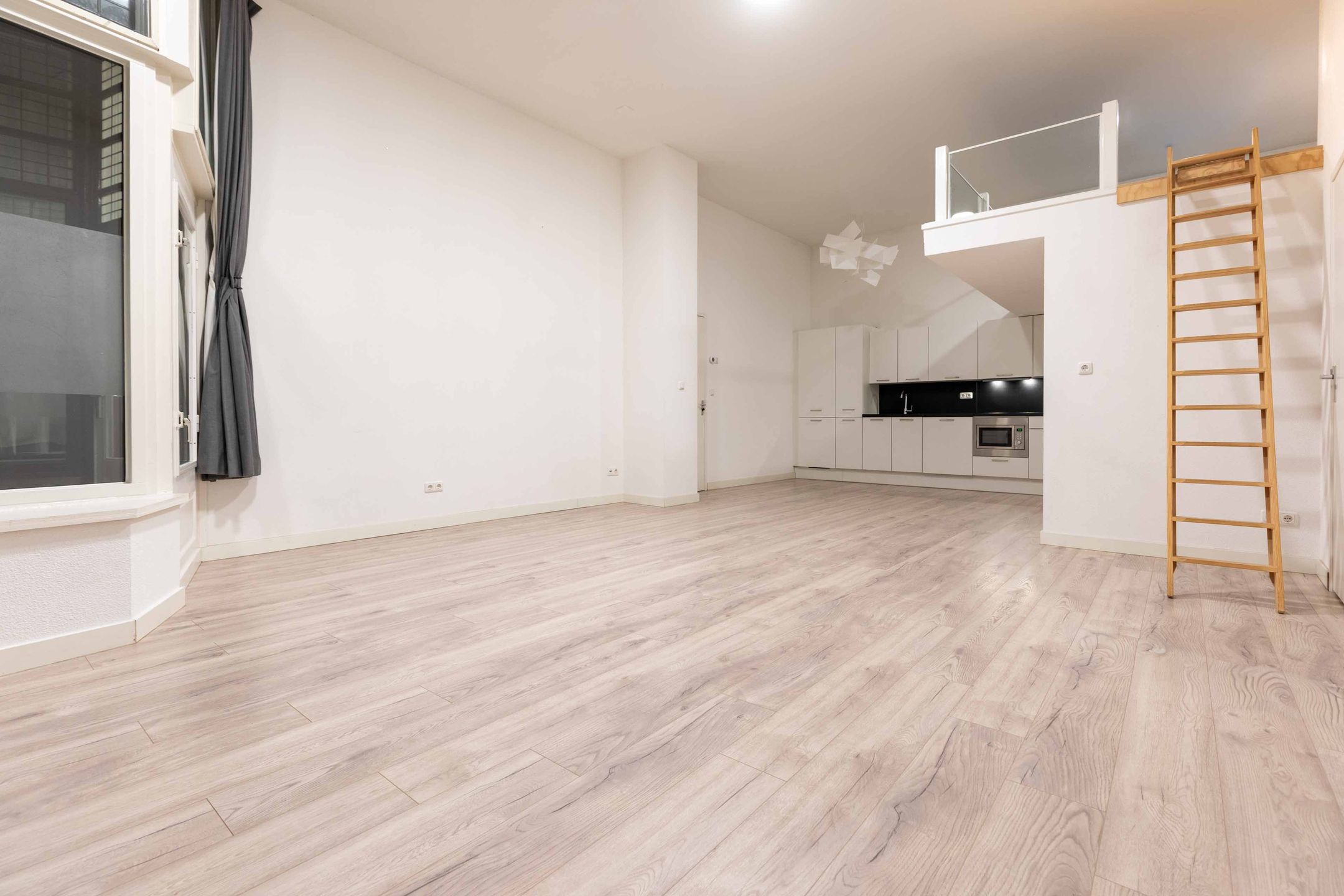 Photo 6 of Stromarkt 25-B