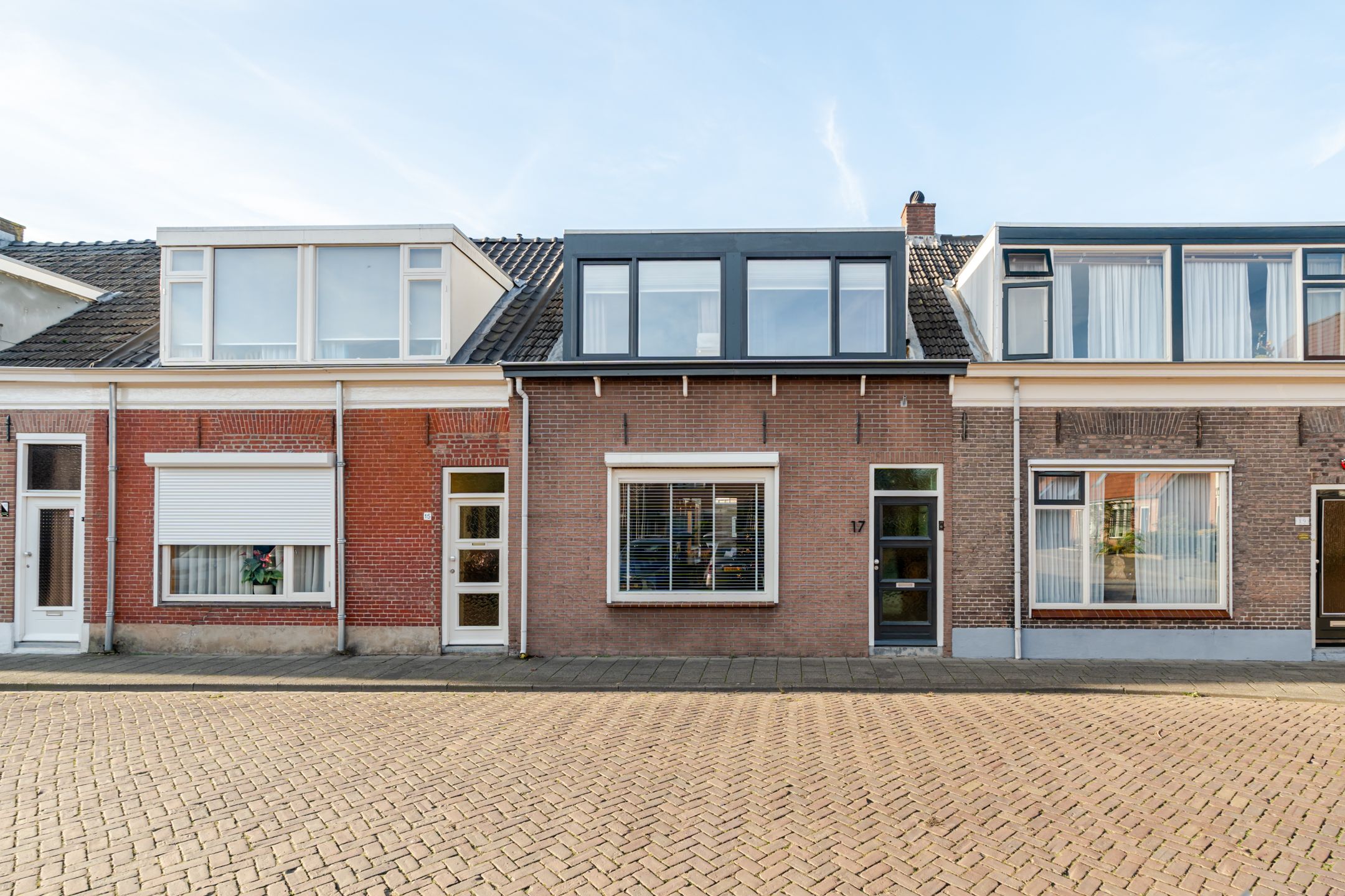 Donkerstraat 17 