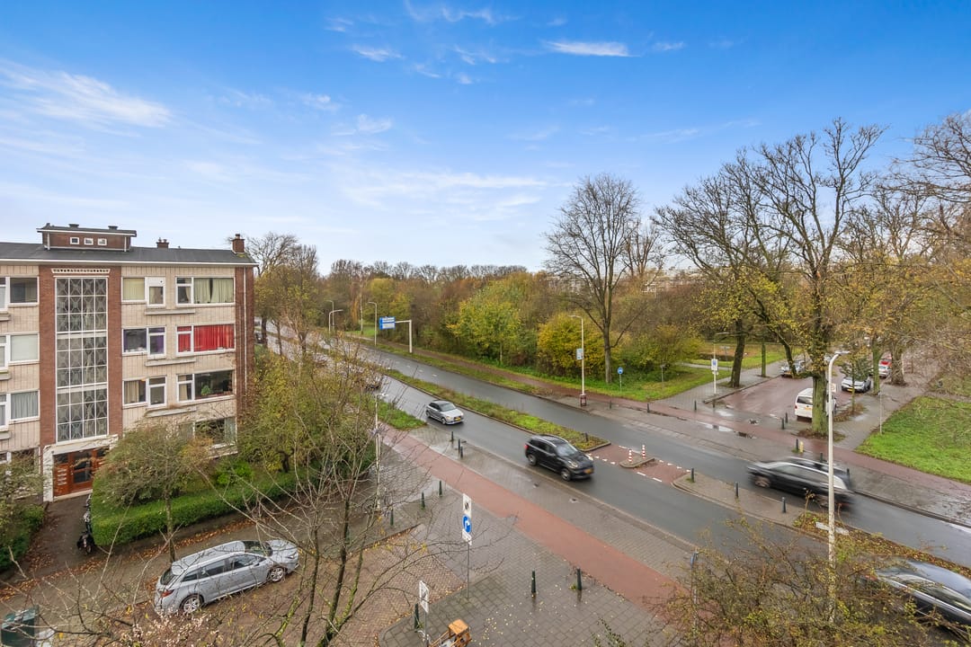 Photo 31 of Larixstraat 53