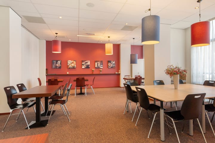 Photo 21 of Loolaan 27-21