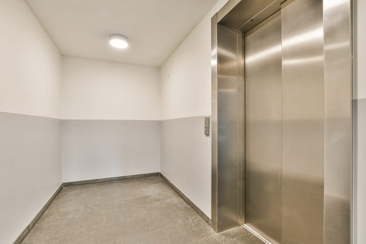 Foto 24 van Johan van der Keukenstraat 18