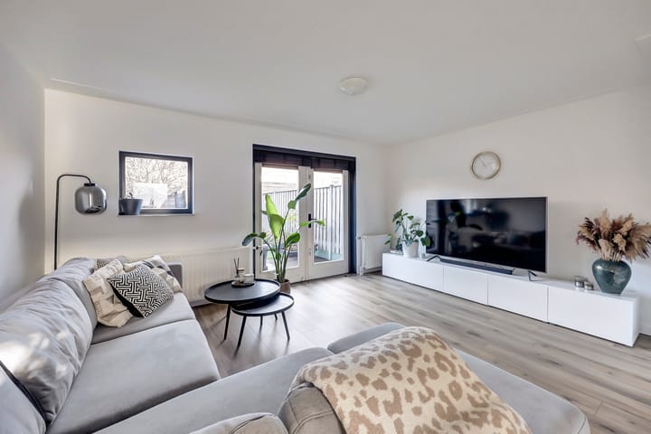 Photo 2 of Rumbastraat 112