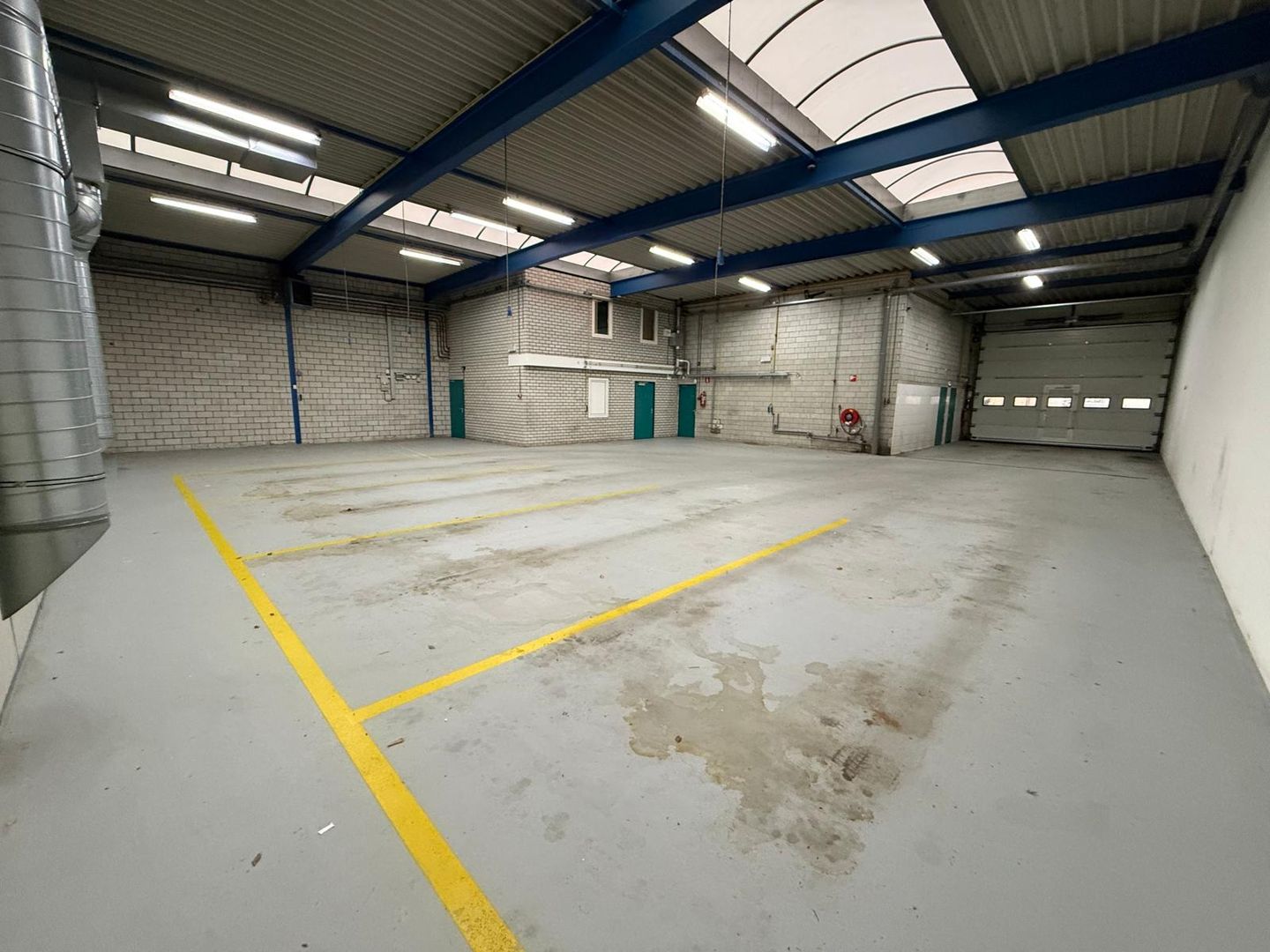 View photo 2 of Kerver 9-a