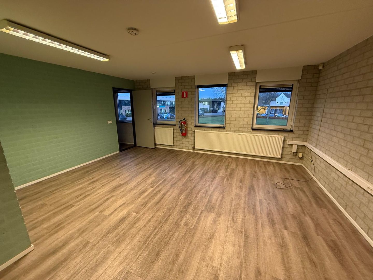 View photo 5 of Kerver 9-a