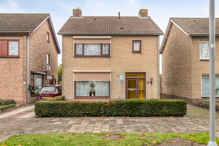 Foto 2 van Van den Houtstraat 12