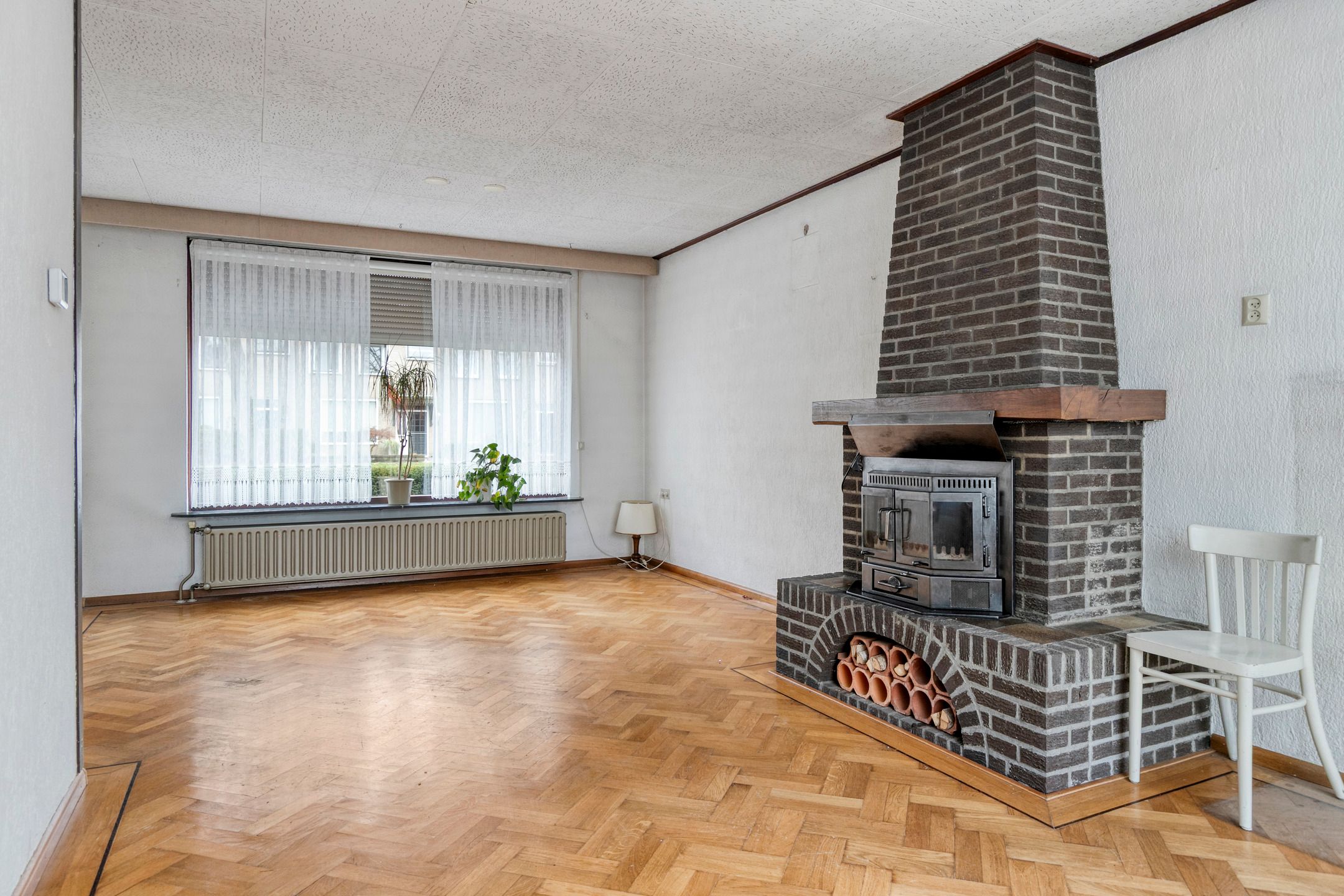 Photo 9 of Van den Houtstraat 12