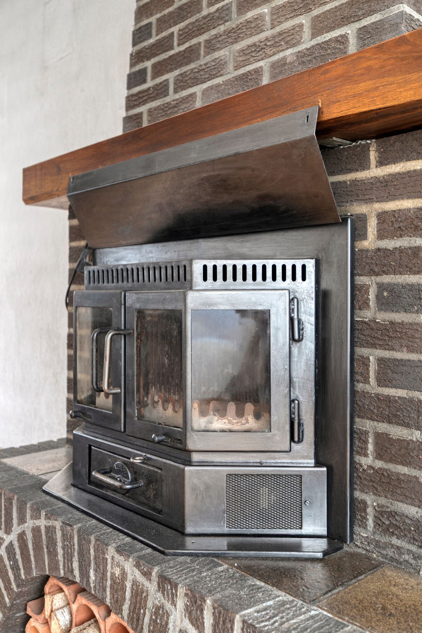 Photo 10 of Van den Houtstraat 12