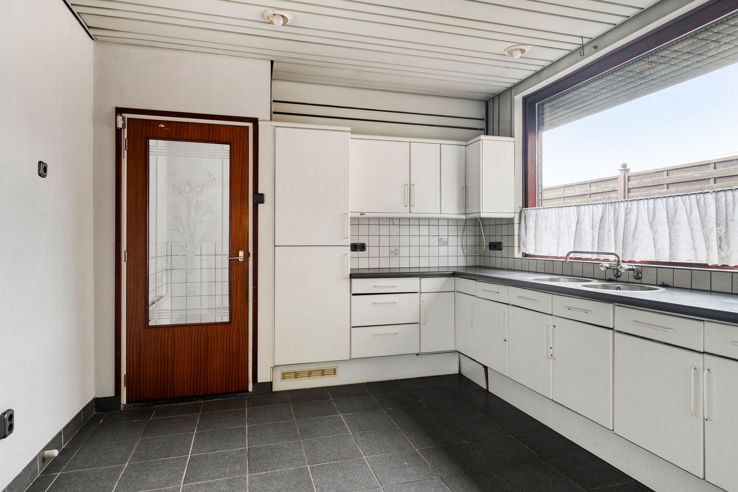 Photo 4 of Van den Houtstraat 12