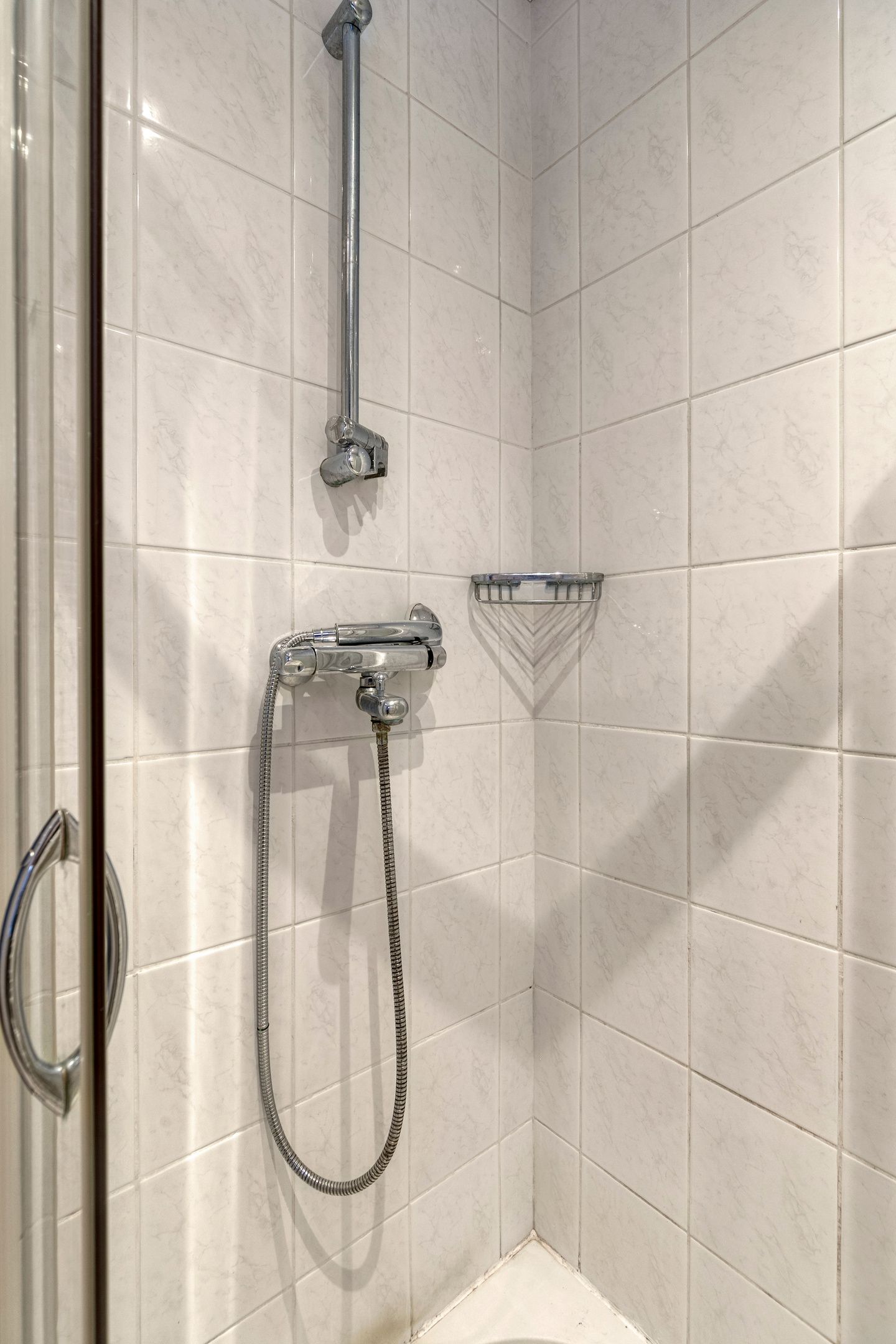 Photo 21 of Van den Houtstraat 12