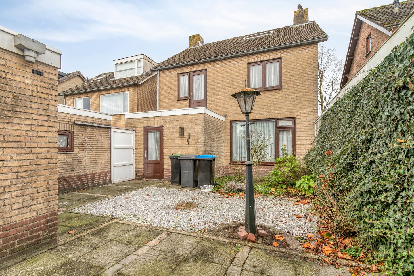 Photo 35 of Van den Houtstraat 12