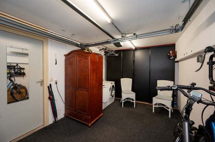 Photo 38 of Albaststraat 37