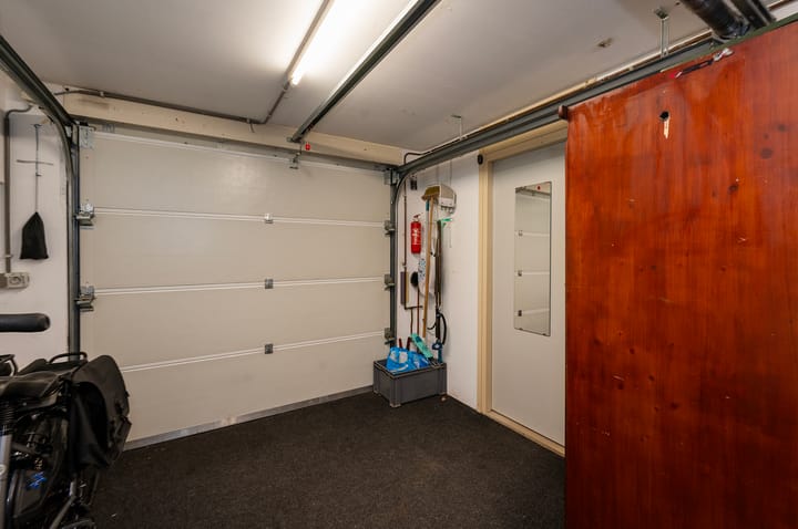 Photo 39 of Albaststraat 37