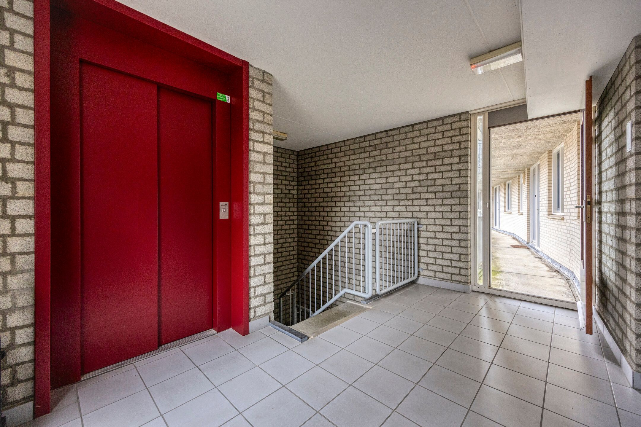 Photo 21 of Professor Pieter Willemsstraat 26-C