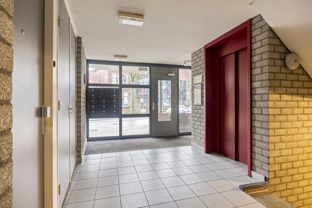Photo 22 of Professor Pieter Willemsstraat 26-C
