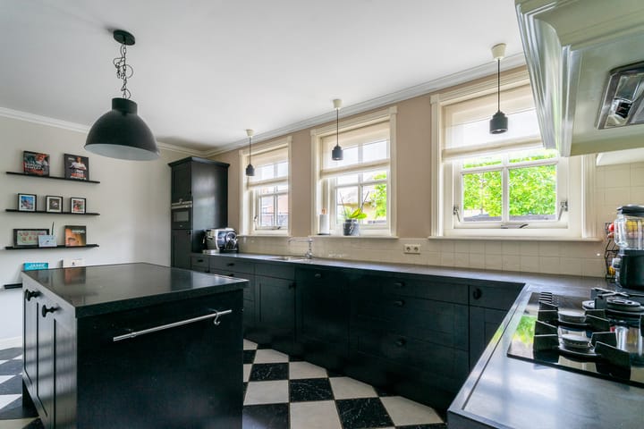 Foto 13 van Burgemeester Honijkstr 41