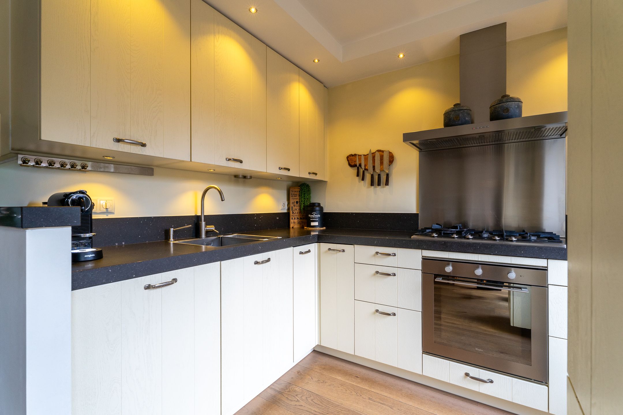 Foto 12 van Robert Stolzhof 210