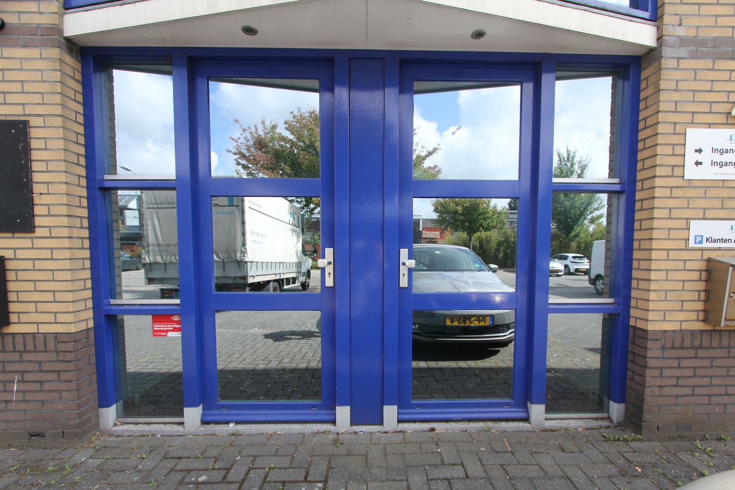 View photo 2 of Robert Peereboomweg 4