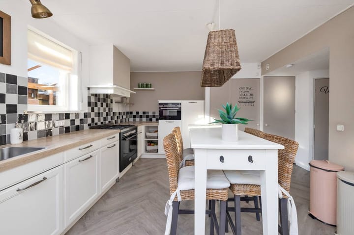 Photo 21 of Oosterstraat 42