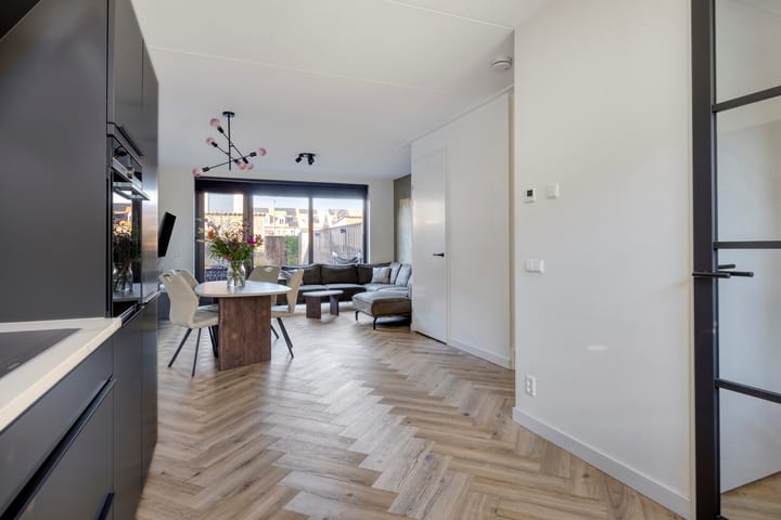 Photo 2 of Meerval 12