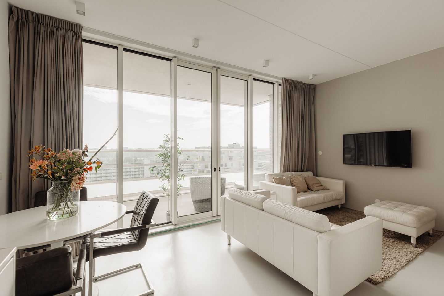 Foto 1 van Gustav Mahlerlaan 547-B