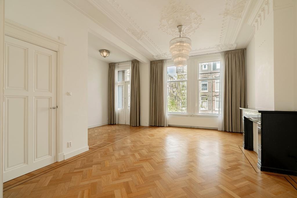 Photo 7 of Frans van Mierisstraat 69-2