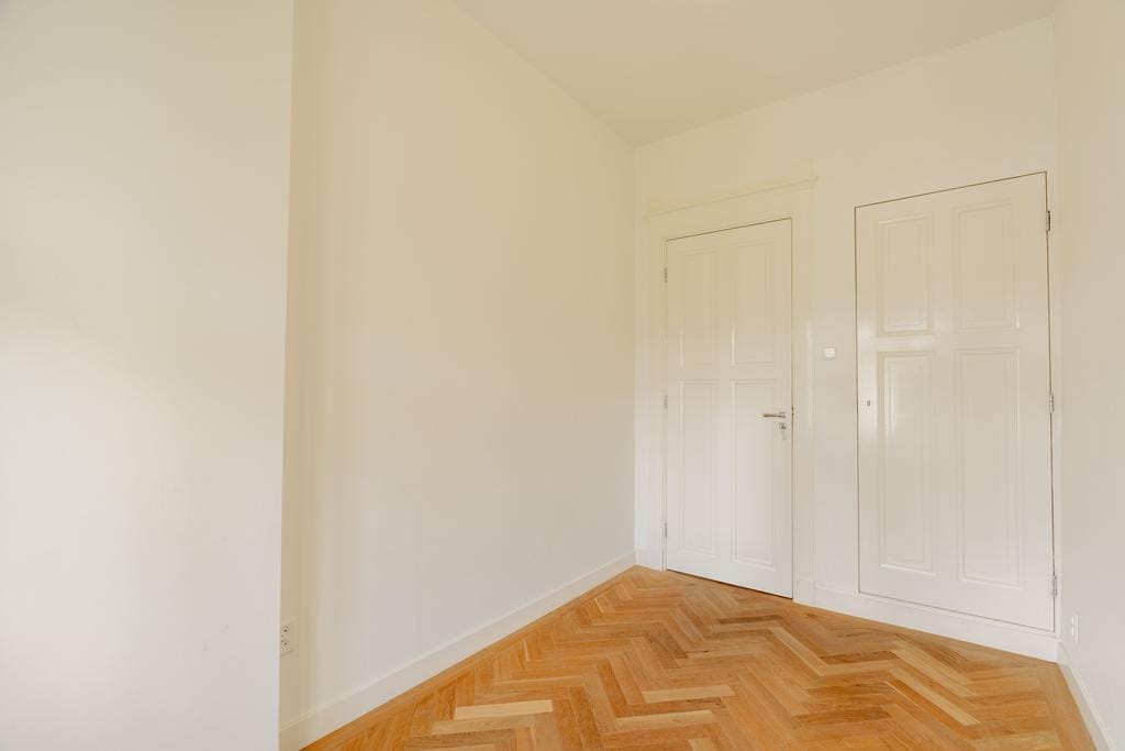 Photo 22 of Frans van Mierisstraat 69-2