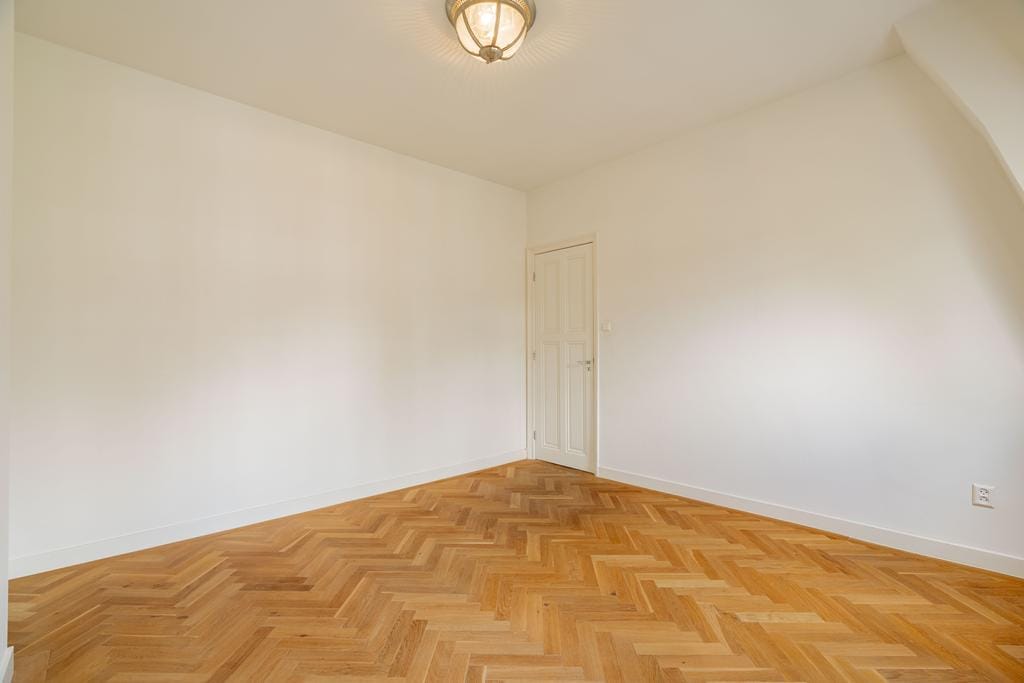 Photo 24 of Frans van Mierisstraat 69-2