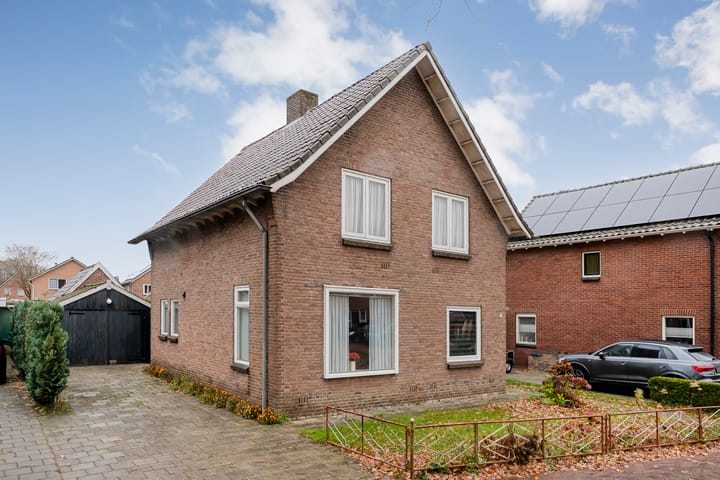 Photo 5 of Beatrixstraat 34