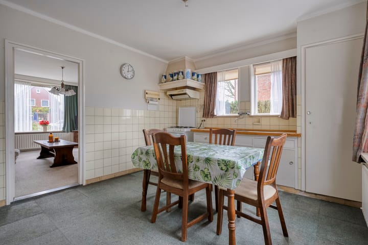 Photo 9 of Beatrixstraat 34