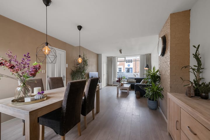 Photo 8 of Dekkerstraat 28