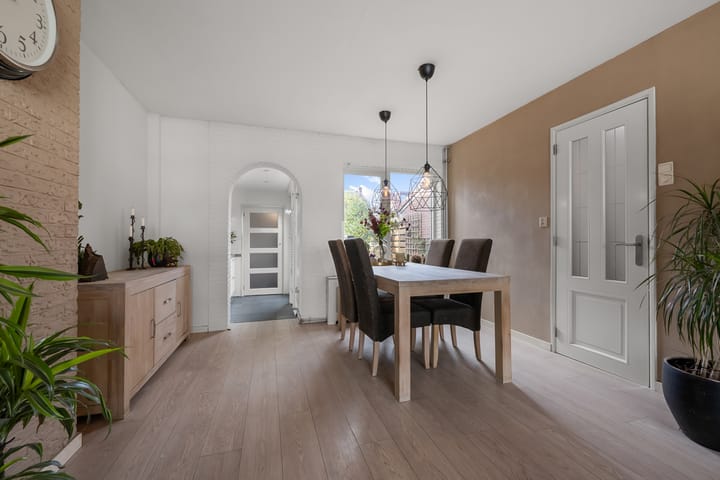 Photo 9 of Dekkerstraat 28