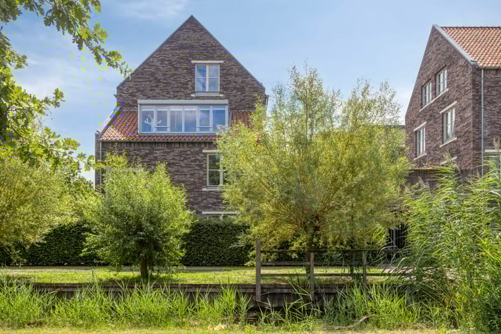 Photo 2 of Hoefslag 10