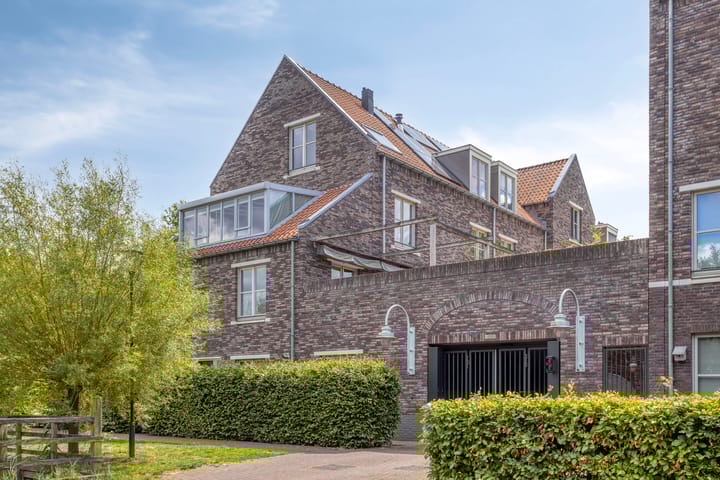 Photo 4 of Hoefslag 10