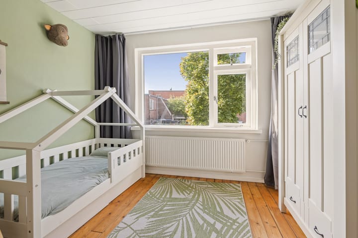 Photo 24 of Dr. Schaepmanstraat 81