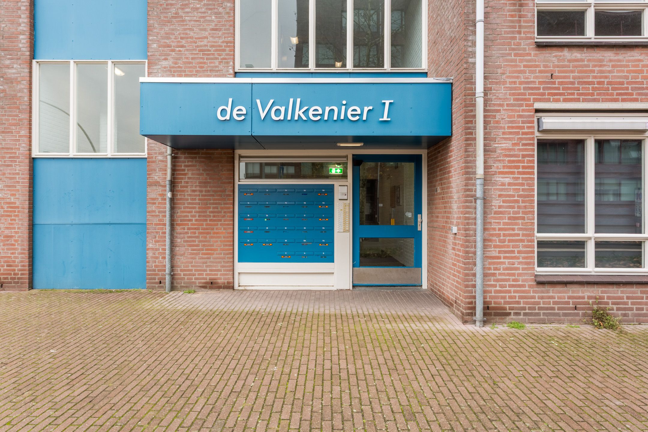 Photo 3 of Valkenierstraat 11