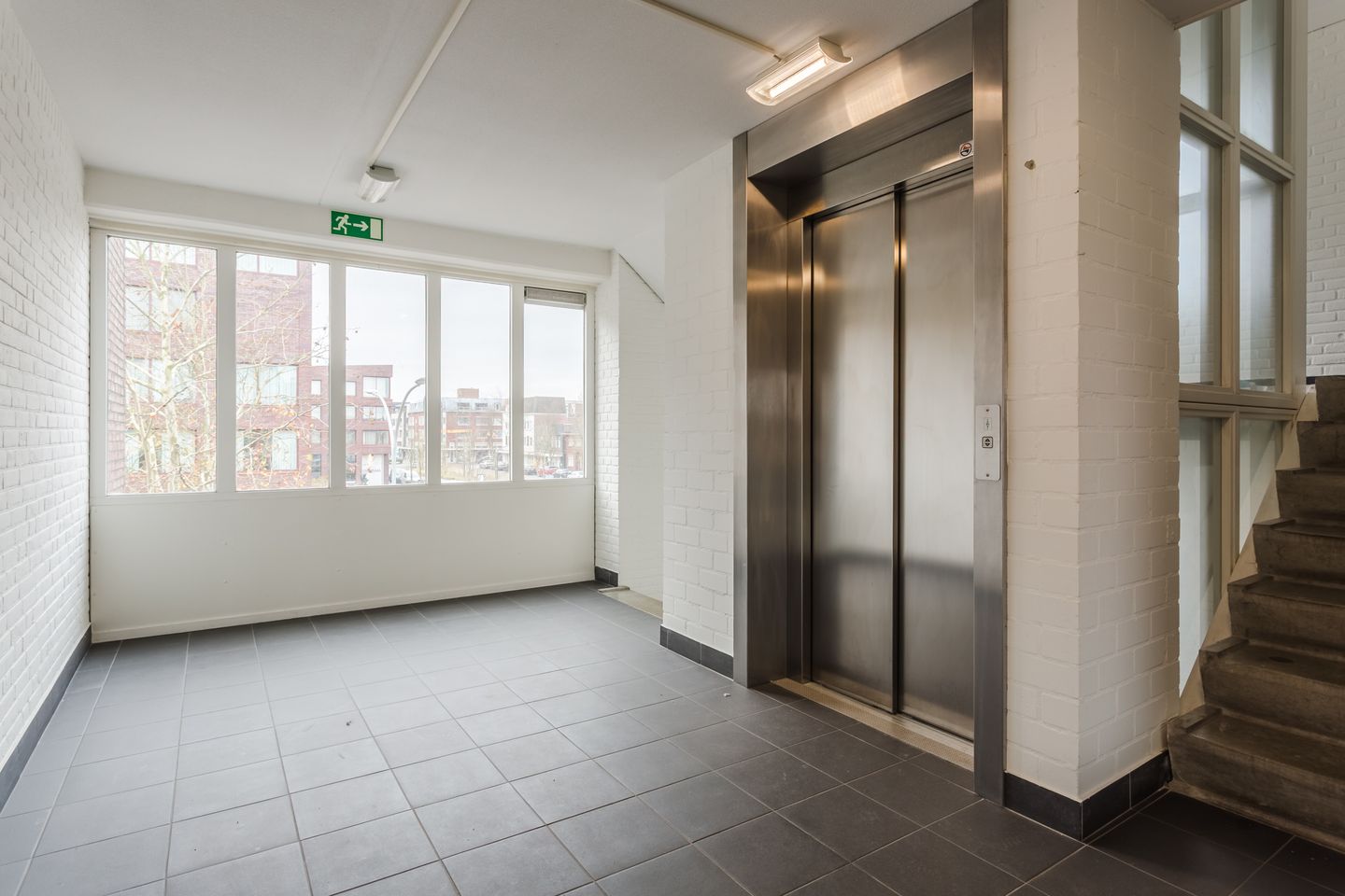 Photo 5 of Valkenierstraat 11