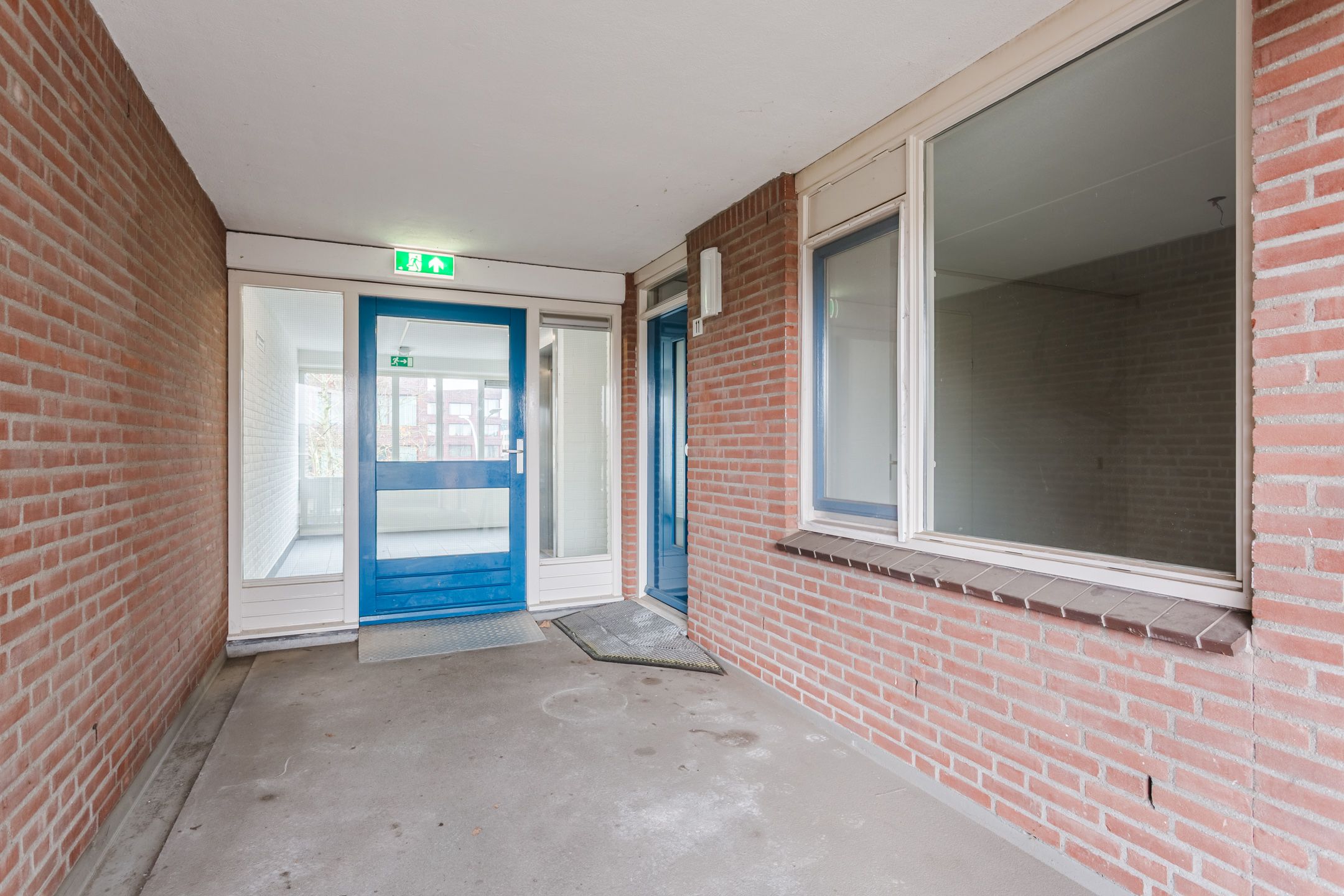 Photo 6 of Valkenierstraat 11