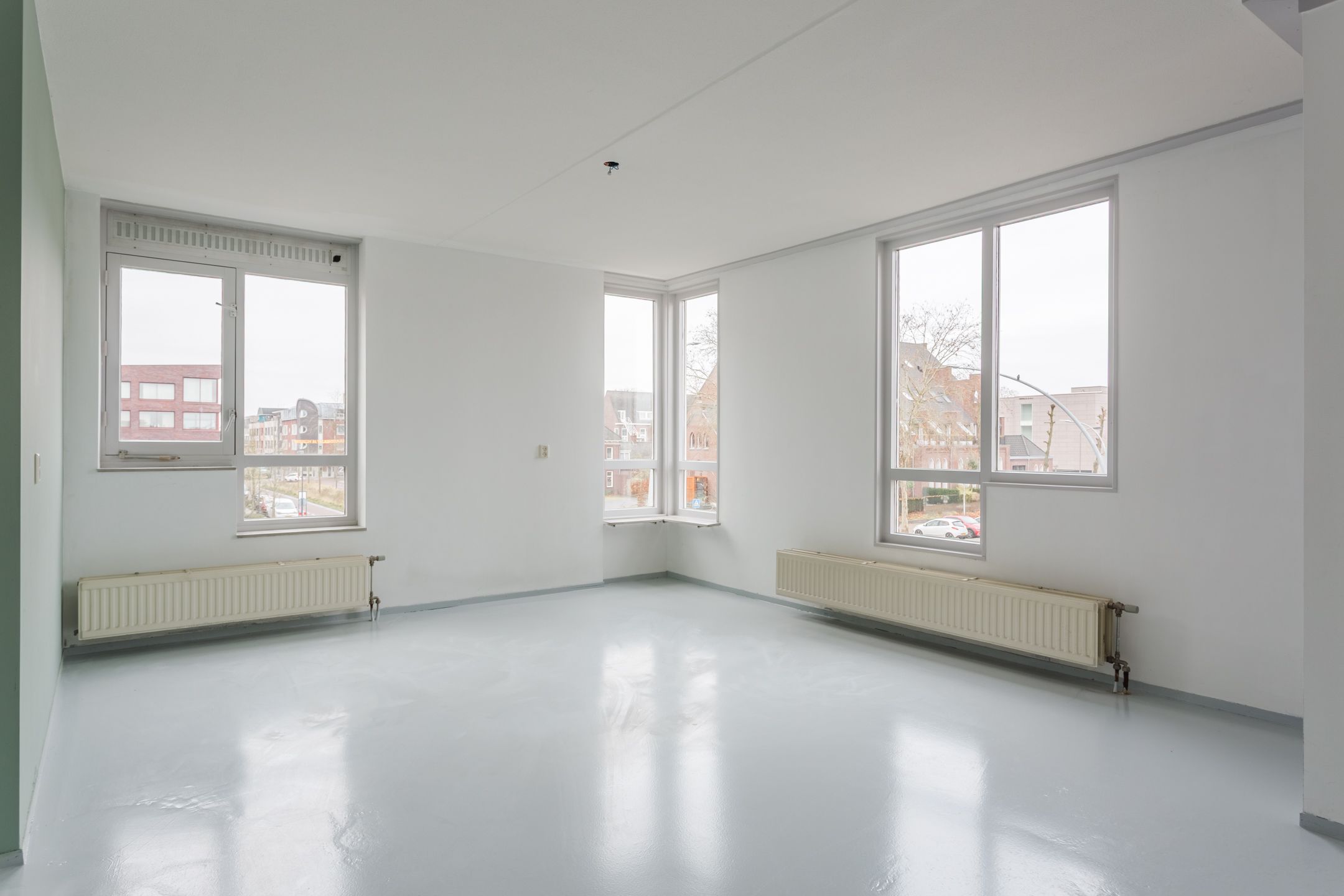 Photo 9 of Valkenierstraat 11