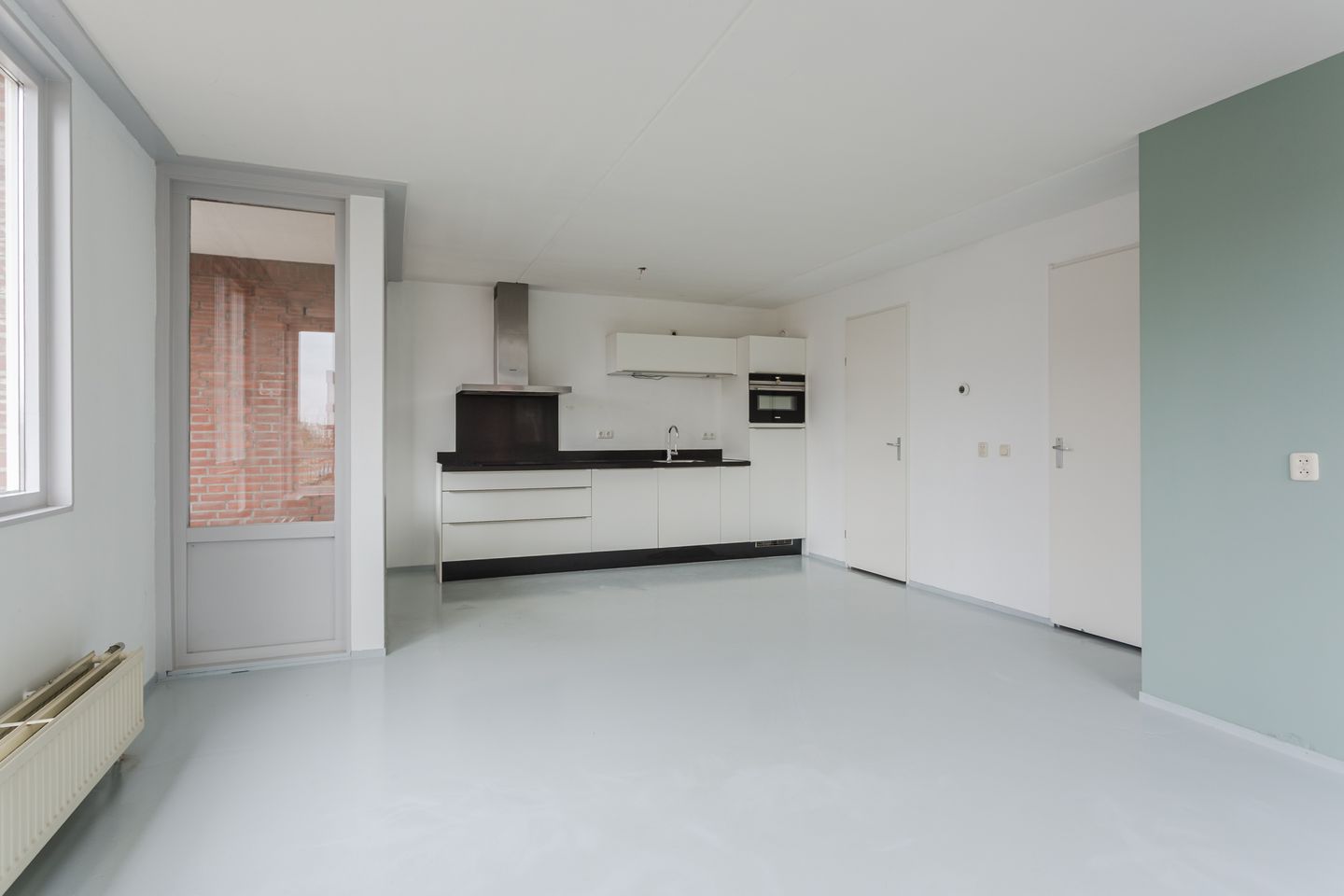 Photo 10 of Valkenierstraat 11