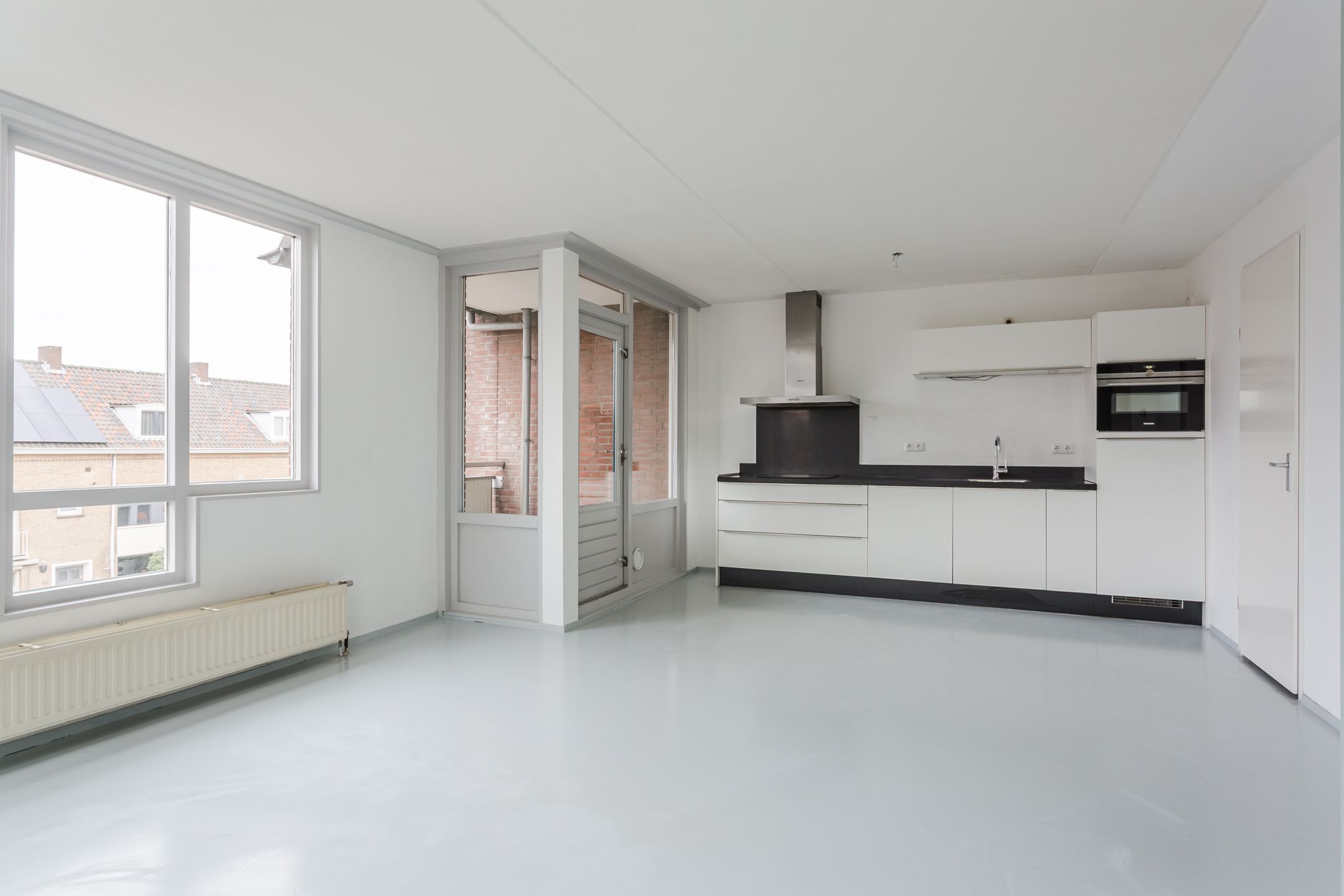 Photo 12 of Valkenierstraat 11