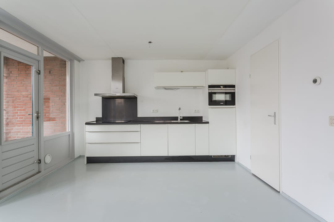 Photo 13 of Valkenierstraat 11