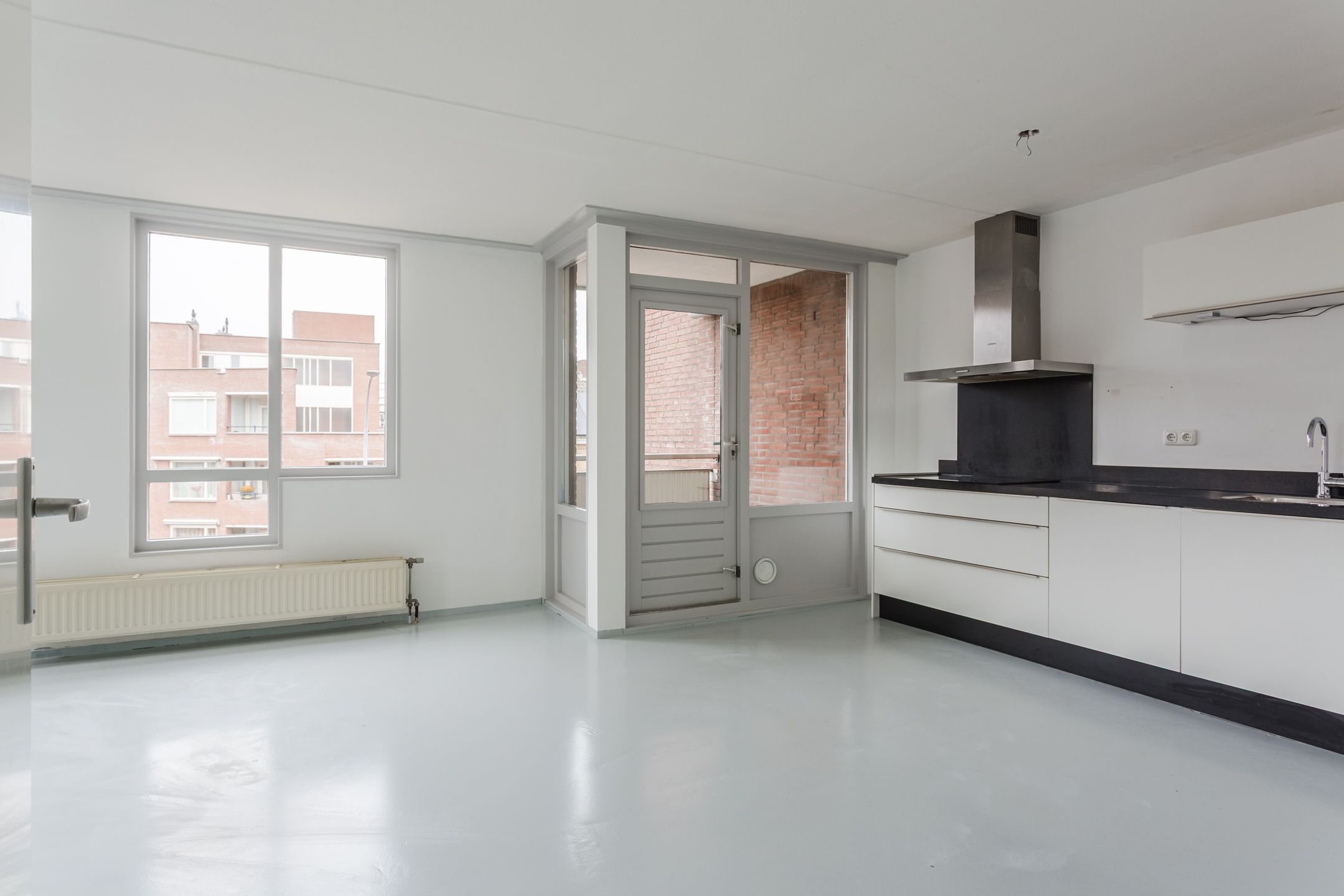 Photo 15 of Valkenierstraat 11