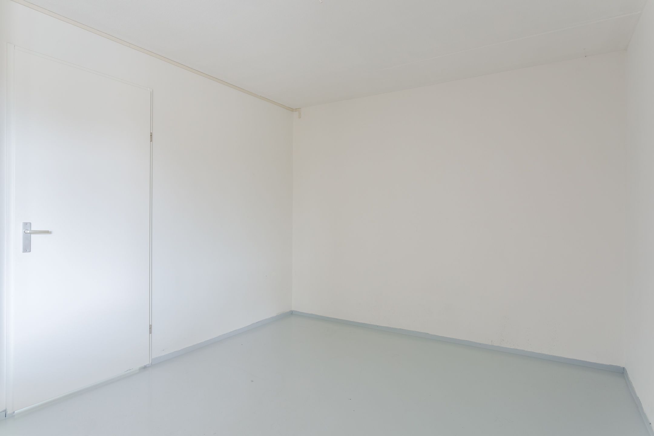 Photo 21 of Valkenierstraat 11